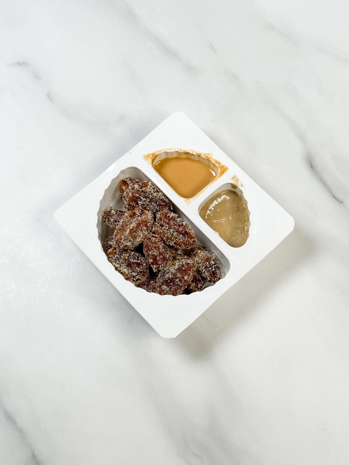 قدوع الإخلاص محشي لوز ومغطى بجوز الهند